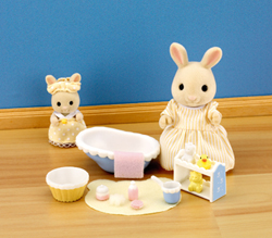 Sylvanian Family Bath Time with Mother