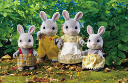 Sylvanian Families Cottontail Rabbit Family